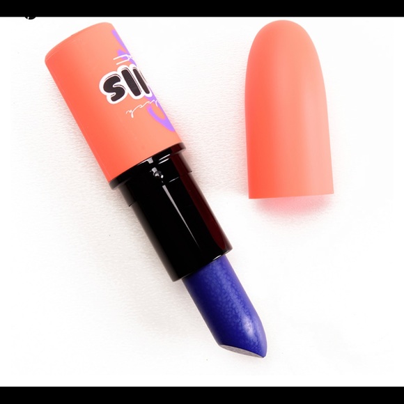 Mac Midnight Troll Lipstick - Picture 3 of 5